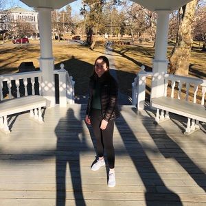 Meet your Posher, Emilie